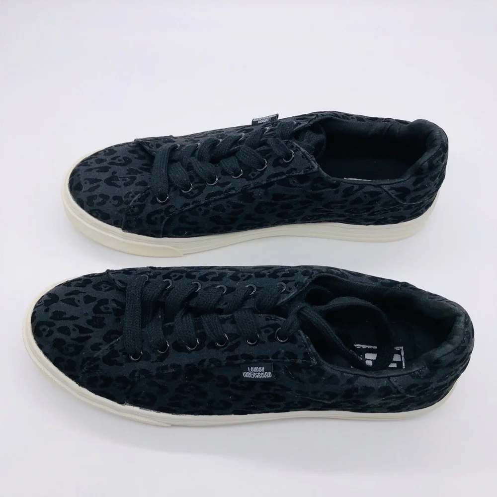LONDON UNDERGROUND WOMENS BLACK SNEAKERS SIZE 9.5M